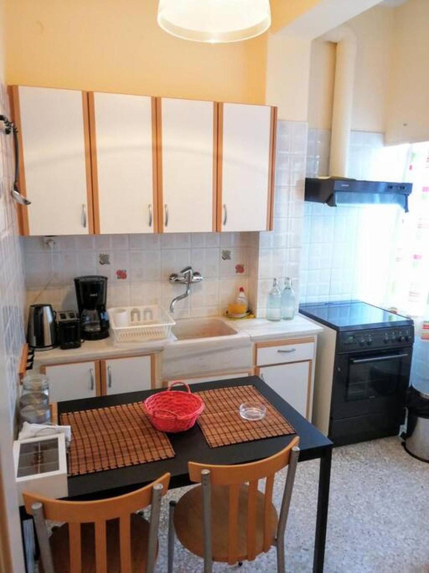 אתונה Cozy Apartment In Acropolis With Roof Garden מראה חיצוני תמונה