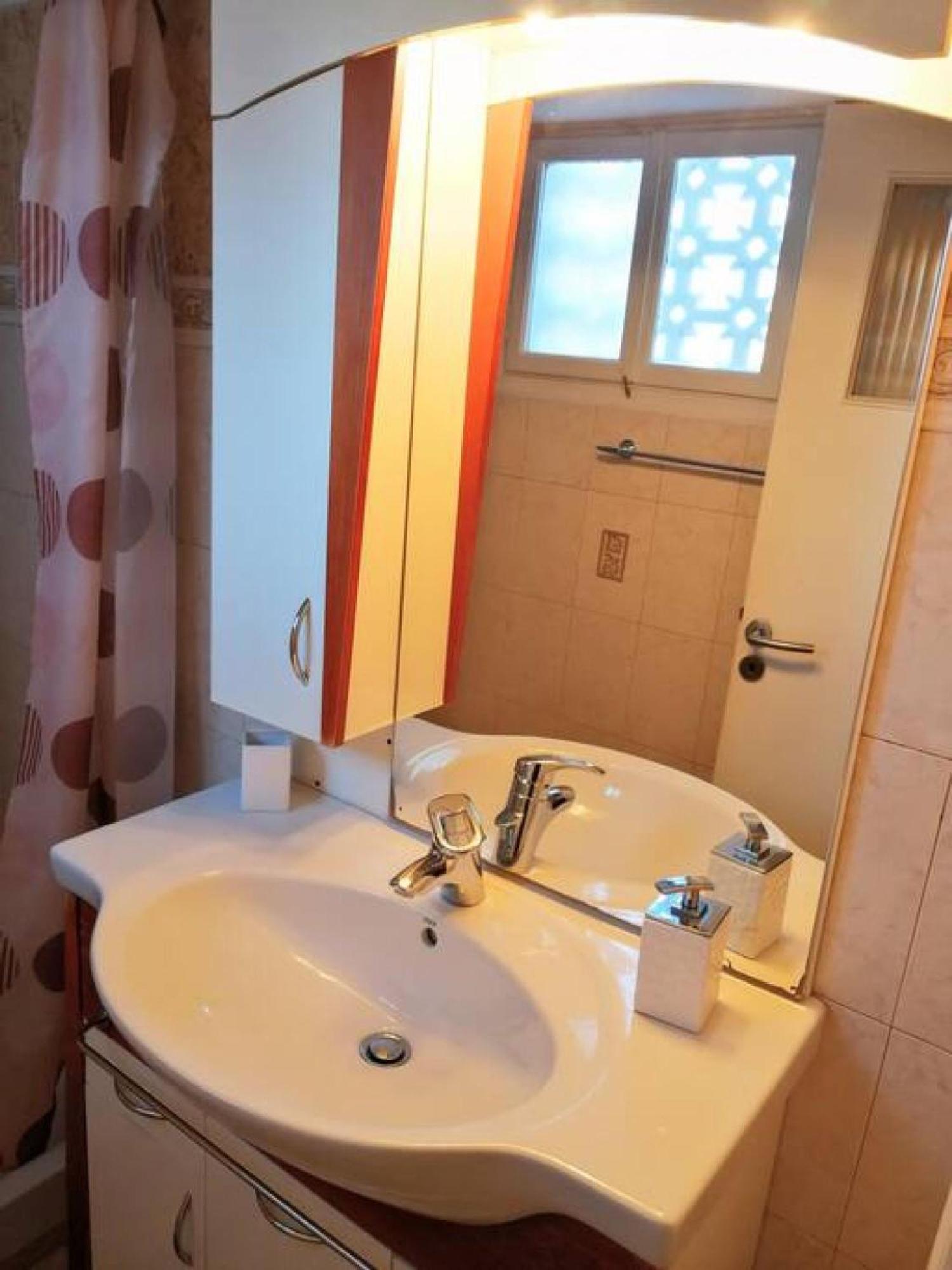 אתונה Cozy Apartment In Acropolis With Roof Garden מראה חיצוני תמונה